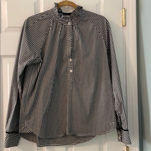 Vineyard Vines pull over blouse